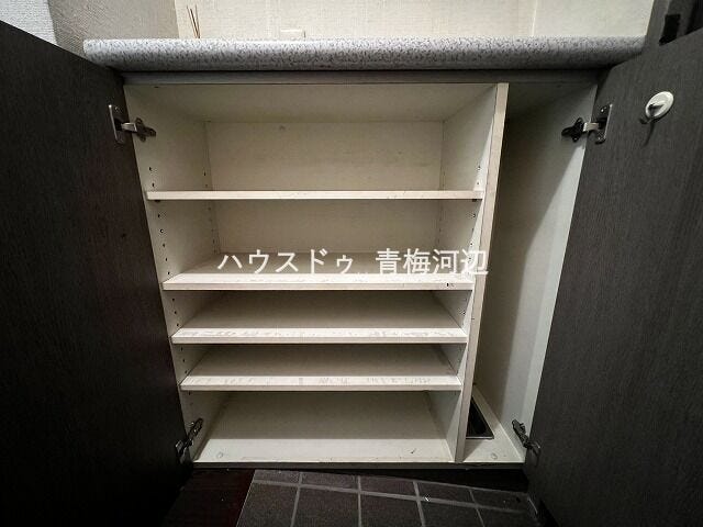 下駄箱:下駄箱があるので靴があふれることなく、玄関スペースをスッキリと保てそうです。