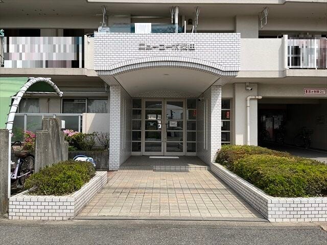 マンション南側エントランスです。
総戸数36戸。