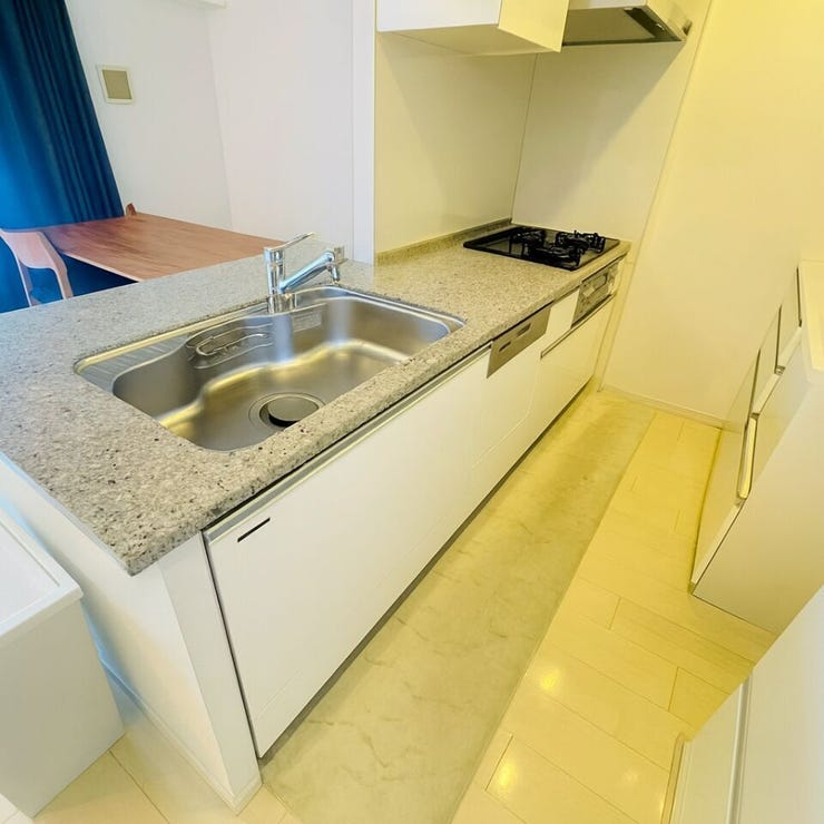 人気のカウンターキッチン☆
ご家族との会話を楽しみながらの料理もはかどります!
※家具消しの修正を行っております。