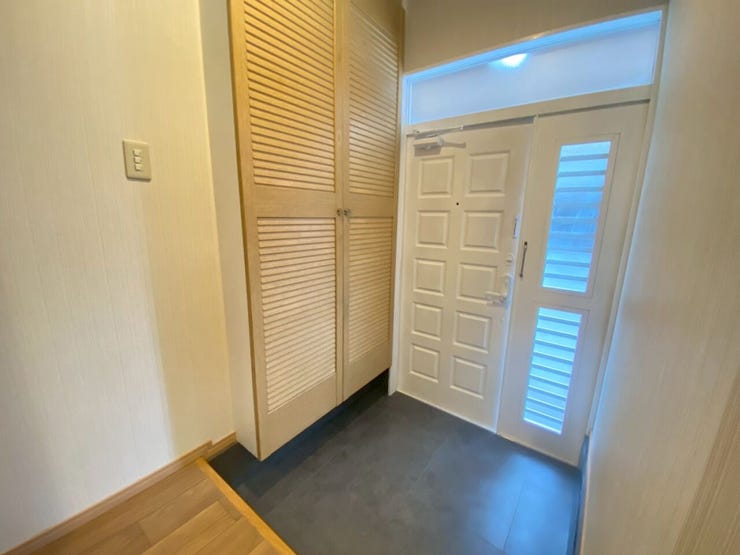 玄関広めでシューズボックスもたっぷり入ります!