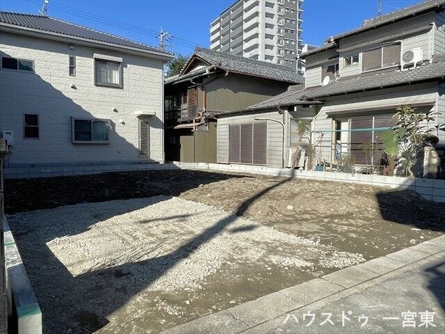 まだまだ更地ですが、間取り図を見て想像するのが楽しみですね。