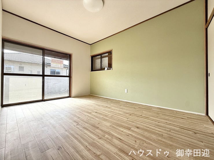 ■□■2階6帖洋室■□■寝室、書斎、趣味の部屋。家族の成長やライフスタイルに合わせ、様々な使い方ができる快適な空間です