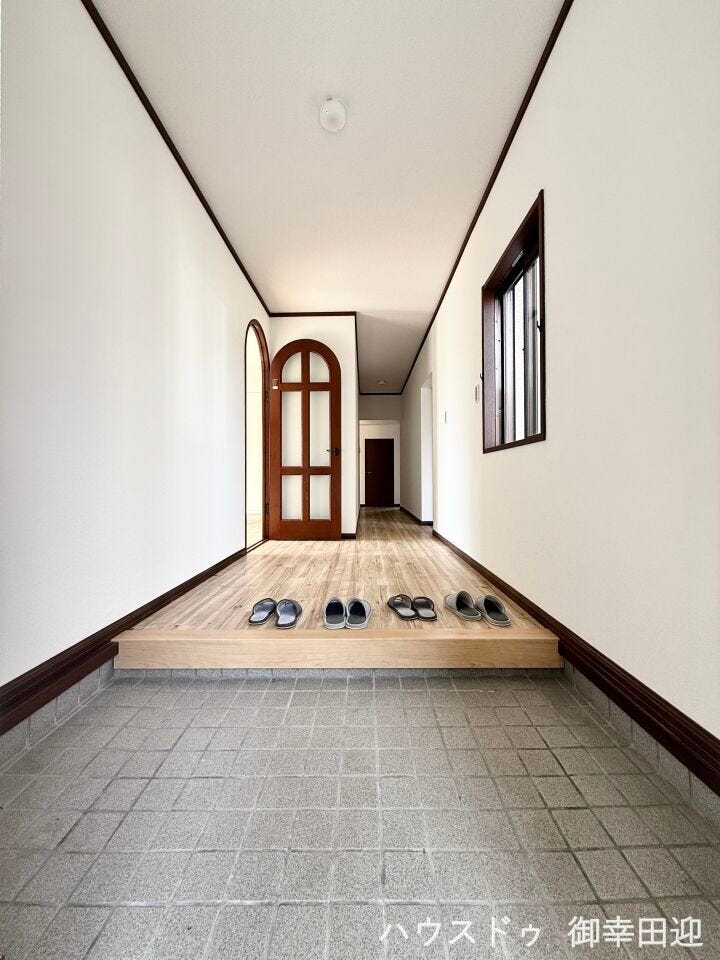 ■□■「ただいま」の安堵をくれる場所■□■訪れる人を迎え入れ、帰るたびにホッと一息つける、明るく機能的なエントランス。