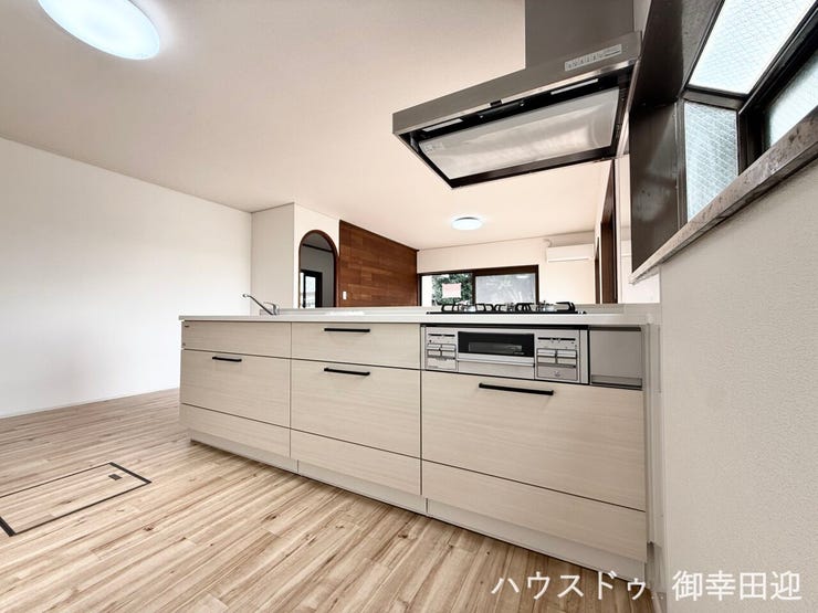 ■□■家族の「美味しい」が集まる、喜びを生み出す舞台■□■高い機能性と美しいデザインを両立。料理する人も、待つ人も、笑顔になれる場所です。