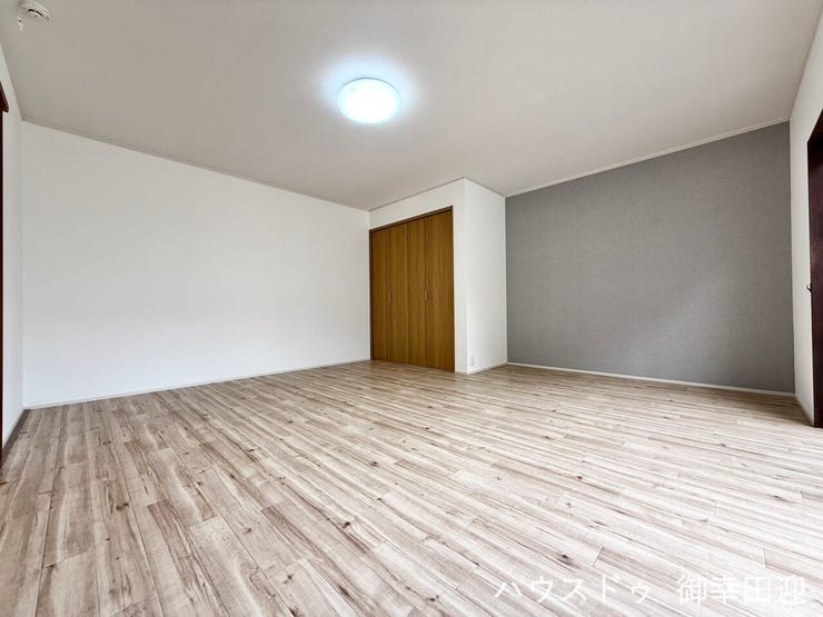 ■□■1階11.5帖洋室■□■心からリラックスできる静けさ、上質な眠りで、毎日をリセットします。明日への活力を養う空間です。