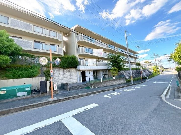 あたたかな陽が差し込み、優しい風が吹き込む陽当り・通風良好な立地です。