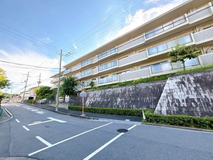 自然に包まれ心が豊かになる明るい街です。新しい住まいで新生活を始めていただくのに最適な環境です。