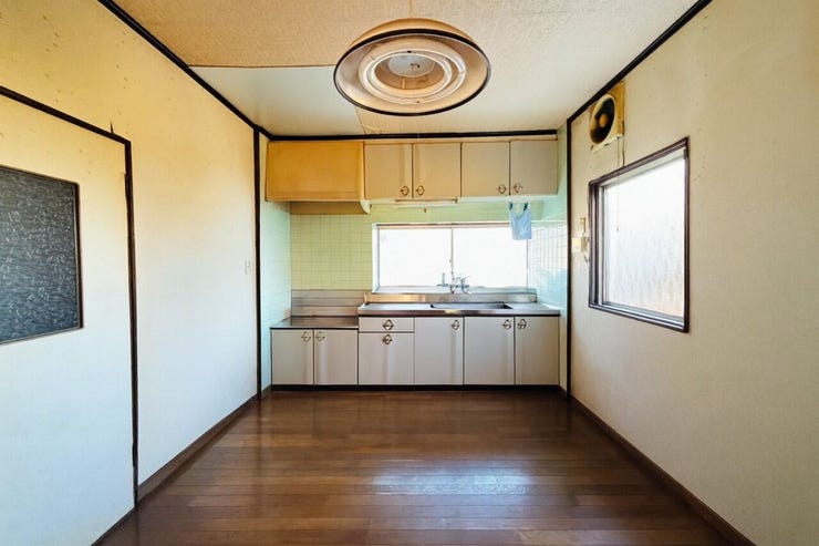 ※空室をイメージしCG加工したものです。
画像は実際の室内写真と間取り図から再現した「室内イメージ」で実際とは多少異なります。