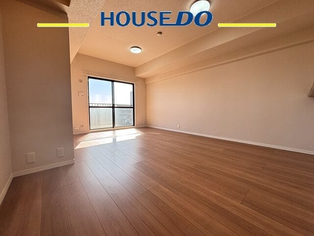 〈南東向き〉
広々バルコニーから余すことなく太陽光が差し込みます。