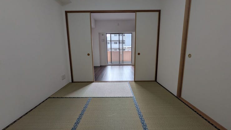 和室6帖
襖を開ければ南側5帖の和室と続きます!