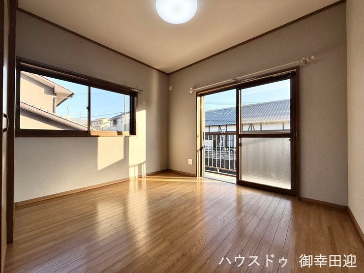 ■□■2階洋室■□■心からリラックスできる静けさ、上質な眠りで、毎日をリセットします。明日への活力を養う空間です。