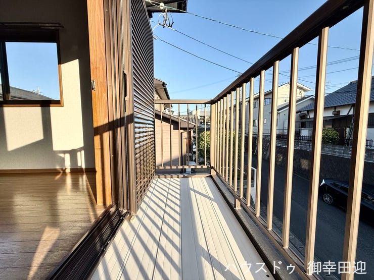 ■□■空の下の開放的な特等席■□■日光浴や読書、外の空気を感じながらリフレッシュ。暮らしを豊かにする、もう一つの心地よい空間です。