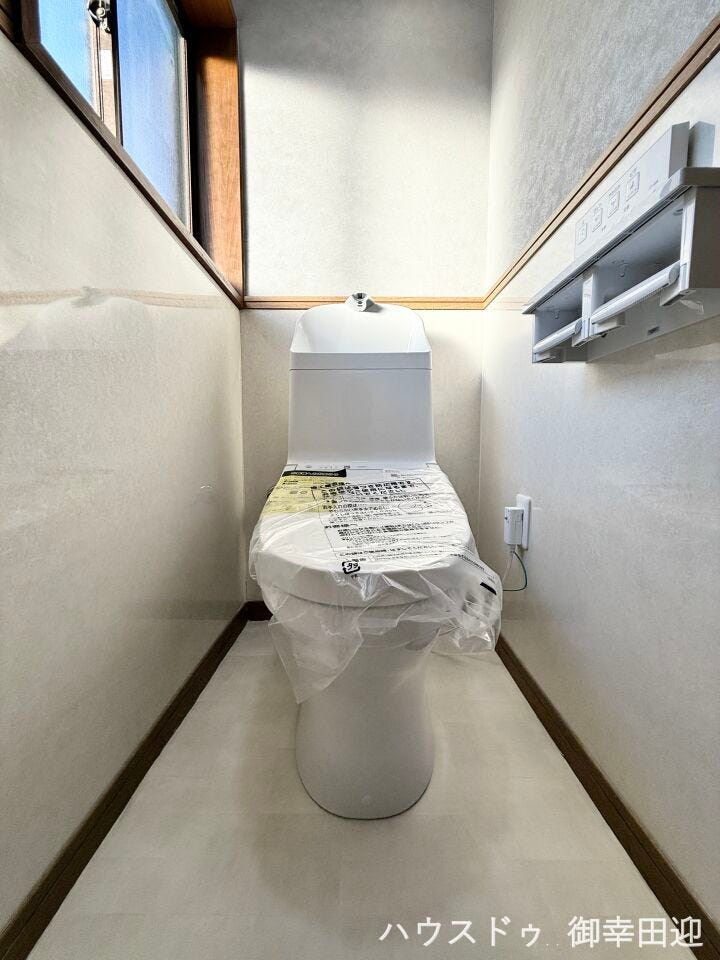 ■□■安らぎのひとときを提供する場所■□■清潔さと静けさを両立した空間。心落ち着くひとときを過ごせる、プライベートなレストルームです。