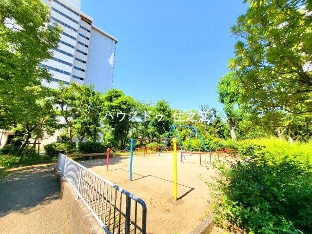 ★マンション敷地内。お子様の遊び場にも最適ですね♪