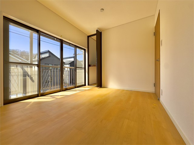 間取り図右下6帖洋室:クローゼットがありお部屋を広くお使いいただけます。