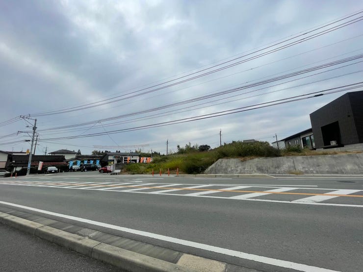 【前面道路含む現地写真】