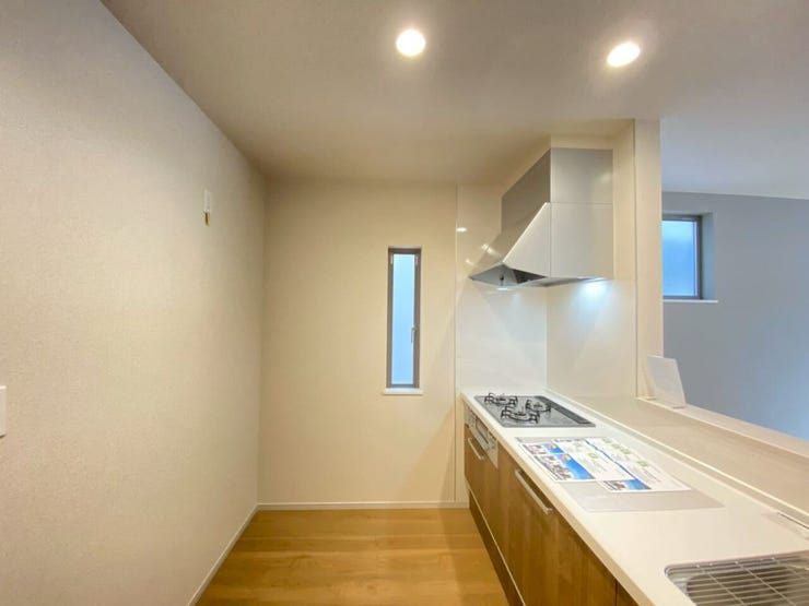 ご家族の様子を見ながらお料理でき、小さいお子様がいる方にも
安心してご使用いただけますね♪