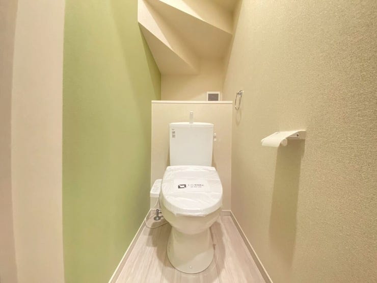 壁紙の一部を変えることにより、明るい雰囲気と
清潔感をプラスしてくれます♪