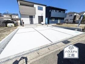 【同社施工例】カースペースもしっかり確保。
駐車2台可能!(車種による)