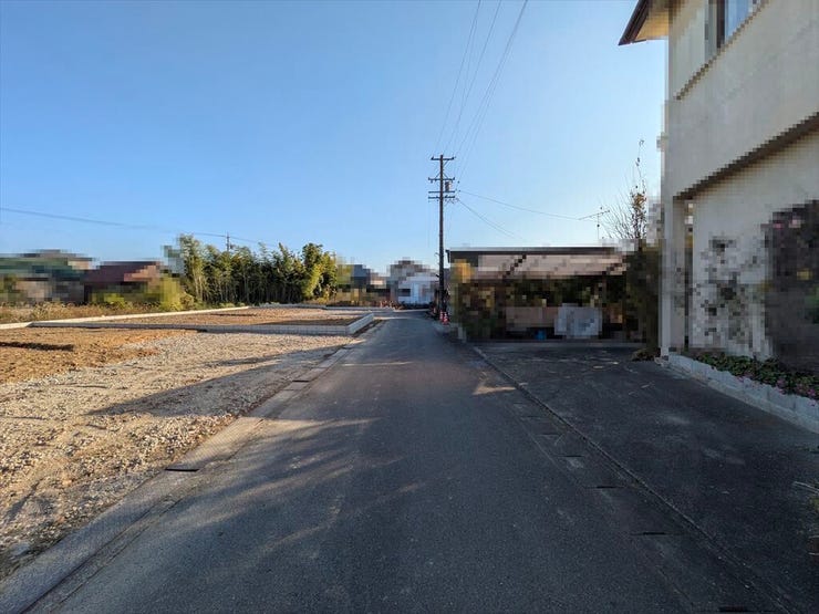 西側前面道路
2025/12/7撮影