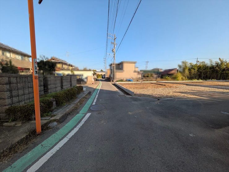 北側前面道路
2025/12/7撮影