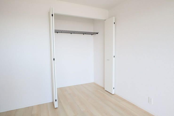 ◇クローゼット◇ 同仕様
全居室収納付き♪
お部屋がスッキリとお使いいただけます♪