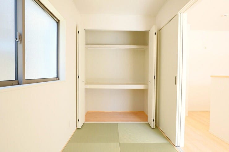 ◇和室収納◇ 同仕様
来客用の布団などもスッキリ収納することができますね♪