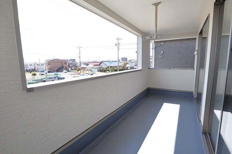 ◇インナーバルコニー◇ 同仕様
急な雨も安心のインナーバルコニー♪外からお洗濯物が見えにくくプライバシーも守れますね♪