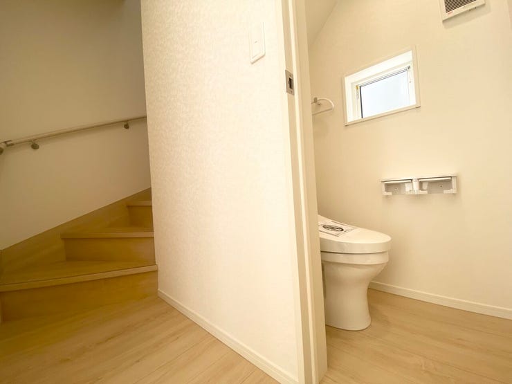 トイレは1階と2階の2ヶ所にあります