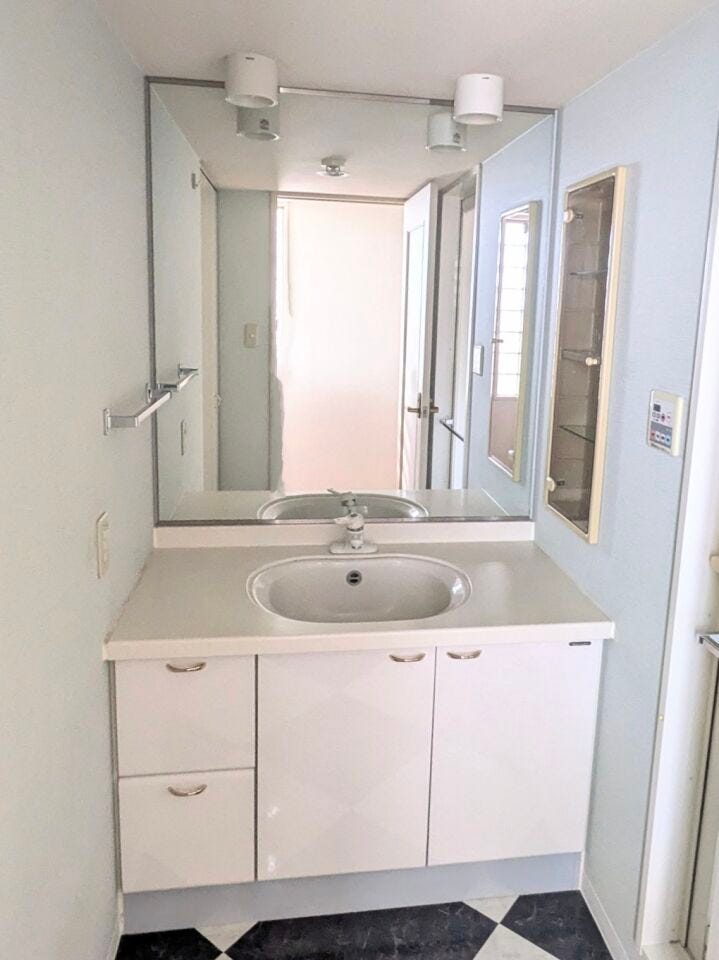 洗面所です。
洗濯機置き場もあります。