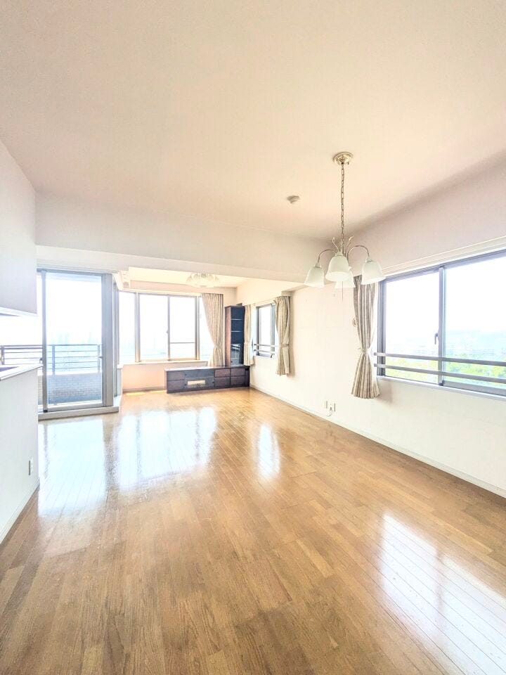 LDは約18.9帖。
バルコニーにも出られます。