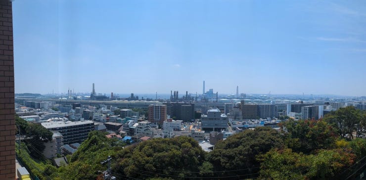 バルコニーからの景色です。
陽当たり良好、眺望良好です。