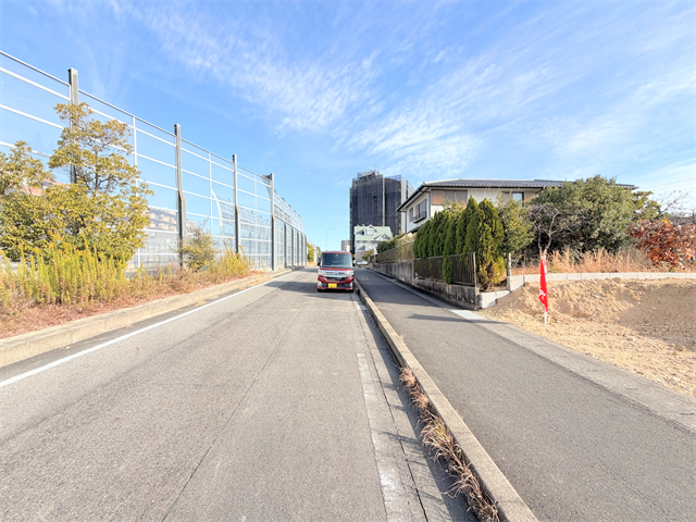 近隣の雰囲気は実際に見て、感じていただくのが一番です!
ぜひ現地を見に来てください♪お問い合わせお待ちしております。