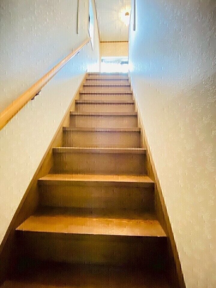 階段部分は手すりもあり安全性も高いです!