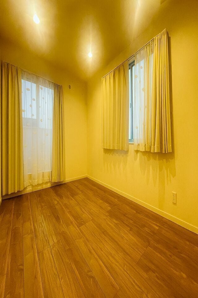 3階部分は全面ダウンライト設置済♪
安心感、温かみのあるライトがくつろげる空間に!
※小物類を削除する修正を行っております。