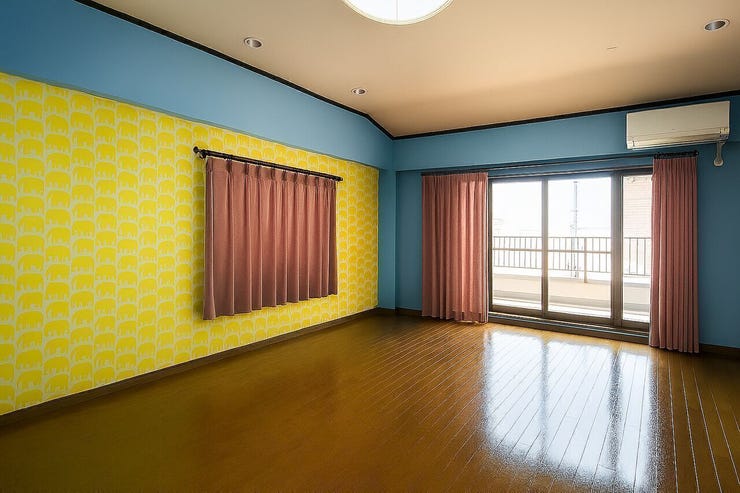 こちらもアクセントクロスが目を惹くデザインの洋室☆
※小物類を除去する修正を行っています。