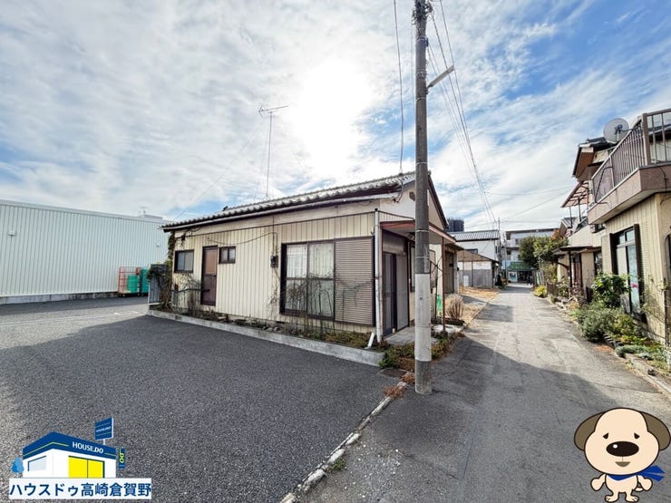 クスリのアオキ城東店のすぐ裏手で便利!