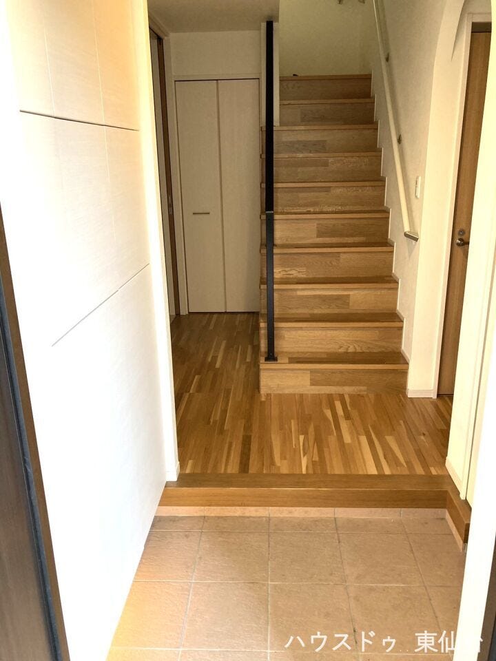 段差のないフラット設計で、毎日の出入りもスムーズに。