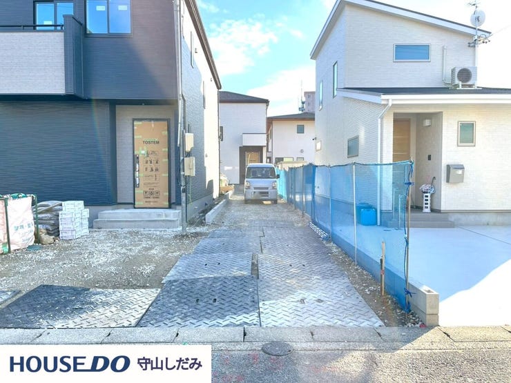 【駐車2台可能】車を2台所有している方には嬉しい、駐車スペースがしっかり確保された物件。来客時にも余裕を持って駐車できるため、家族や友人との時間ももっと楽しくなります。暮らしにゆとりが生まれますね。