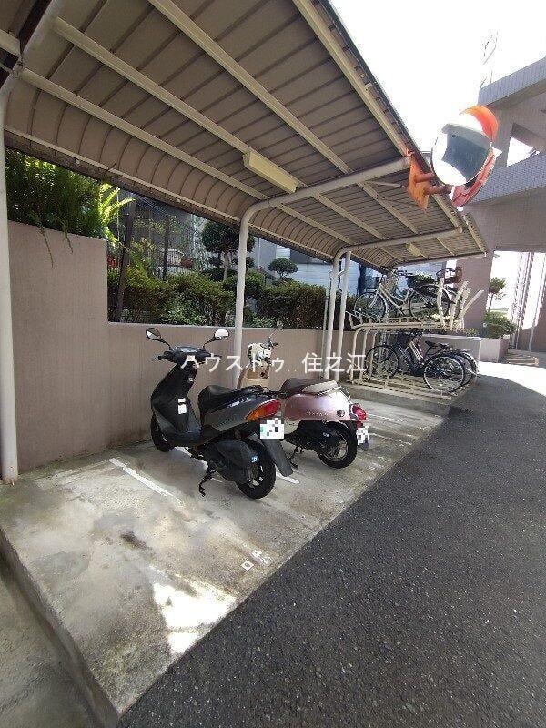 ★バイク置場。最新の空き状況の確認はお気軽にお申し付け下さい。