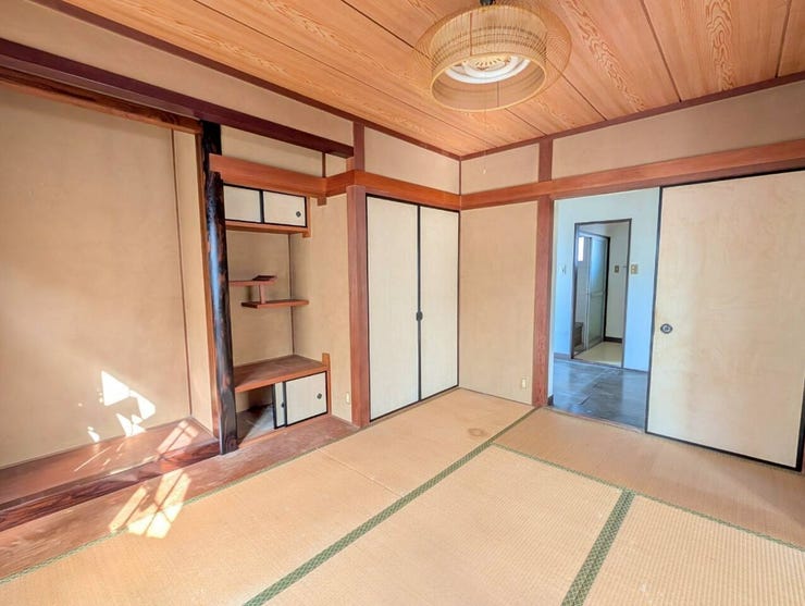 和室離れもありますが、あると便利な畳。来客スペースやお昼寝スペースとしも使い道は様々。