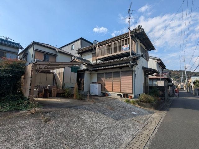 【外観】
2025/12/8 11時頃撮影