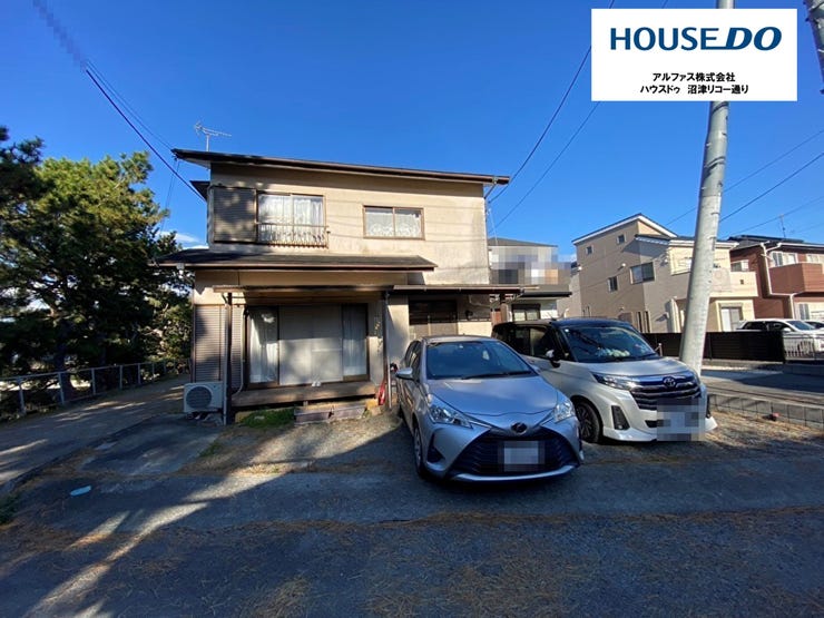 【外観】
並列駐車2台可能!