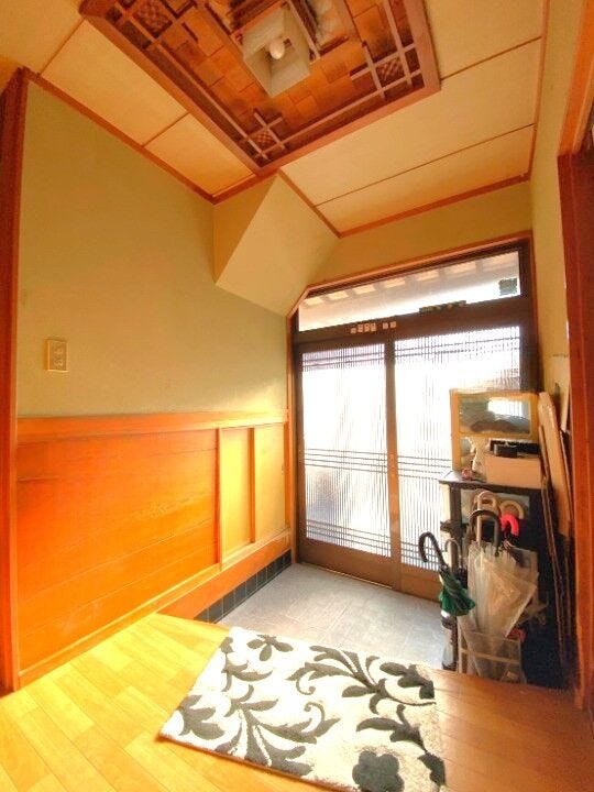 明るい和の造りの玄関が出迎えてくれます♪