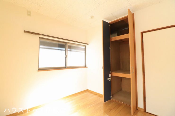 【洋室】
各居室部分に収納あり!