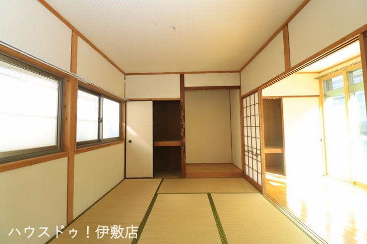 【和室】
床の間や押し入れ付きの和室です