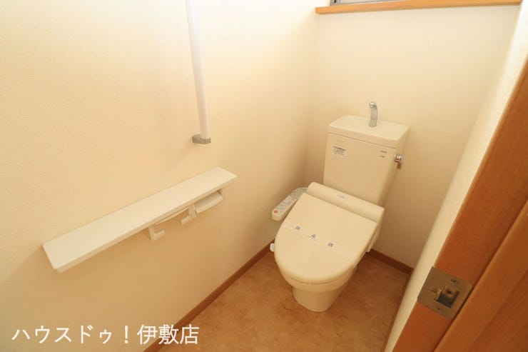 【トイレ】
ウォシュレット機能のトイレです