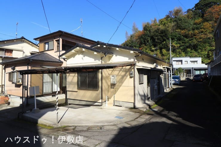 【外観写真】
角地で陽当たり良好です!