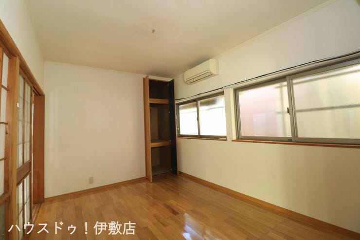 【洋室】
室内程度良好です!即入居も可能です