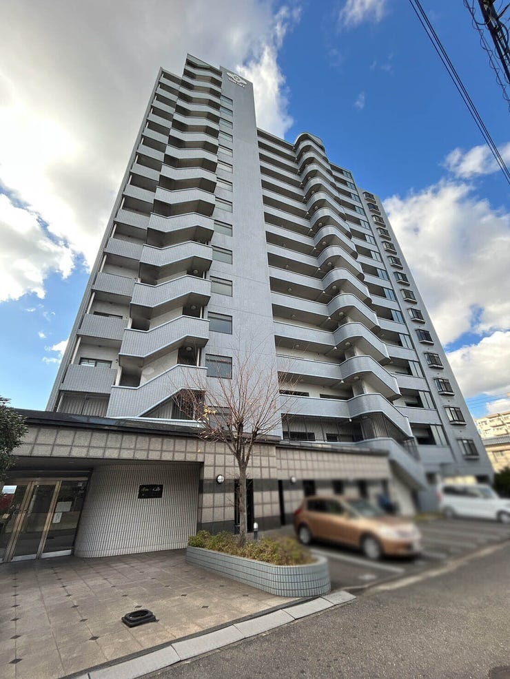 【外観】
【サンライフ九工大駅前】3LDK中古マンション♪オートロック♪小中学校まで徒歩10分圏内♪